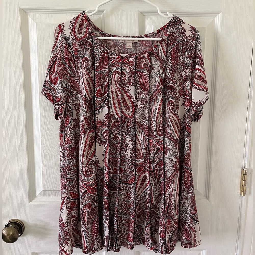 House of CB Women's Red Paisley Short Sleeve Blouse